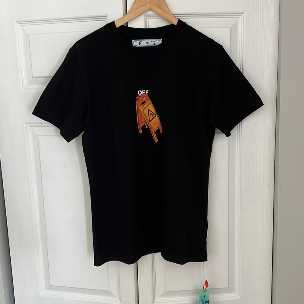 Off-White T-shirt never wear ! Small size